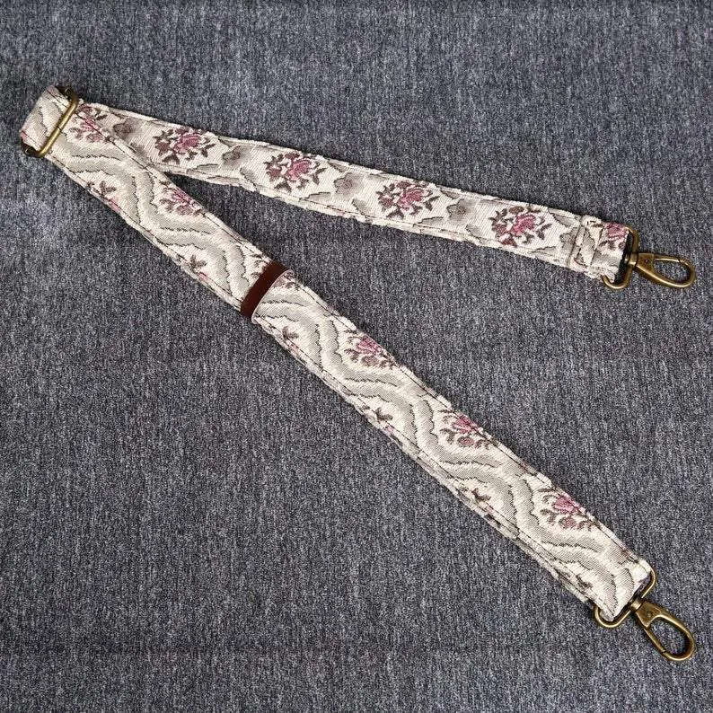 Carpet Purse Traditional Cream