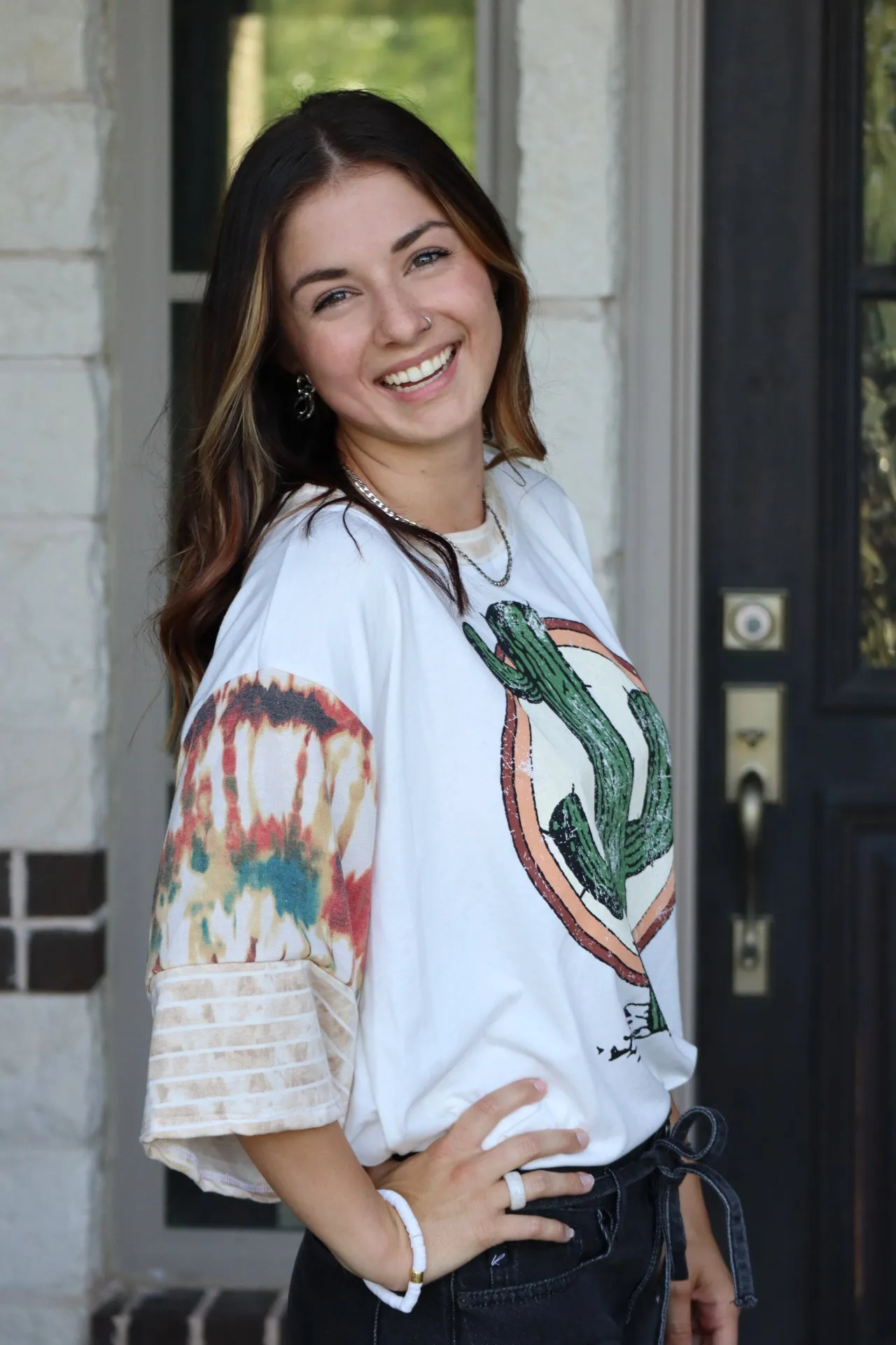 CONNIE'S CAPABLE CACTUS TEE - CREAM